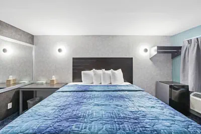 Photo 5 - Hotel Opus Bronx