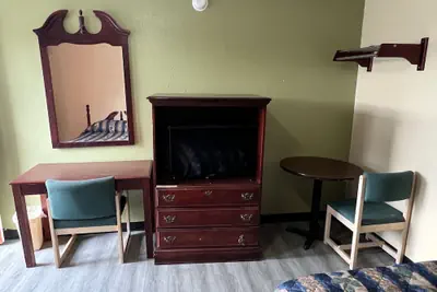 Photo 4 - Country Inn-Giddings