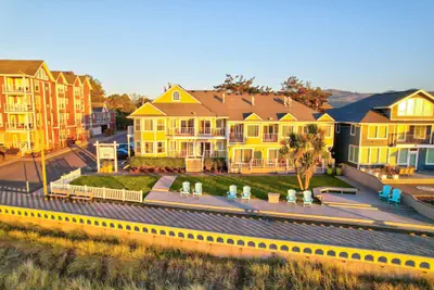 Photo 2 - Inn of the Four Winds Oceanfront Seaside