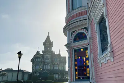 Photo 2 - Pinc Lady Mansion