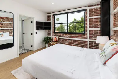 Photo 4 - The Brick Hotel