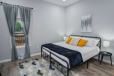 Photo 5 - Exceptional 5BR So Close to Riverwalk and Downtown