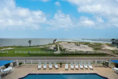 Photo 2 - Laguna Reef 308 - Beautiful Bay View by Ryson Vacation Rentals