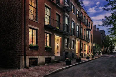 Photo 2 - Maverick Suites at 40 Temple St