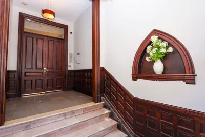 Photo 2 - Maverick Suites at 245 Newbury St