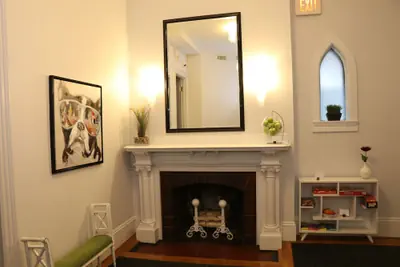 Photo 5 - Maverick Suites at 245 Newbury St