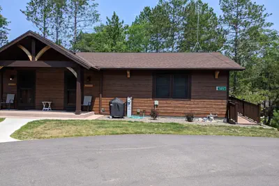 Photo 2 - Deerwood Resort - Pine Bluff Cottage 4