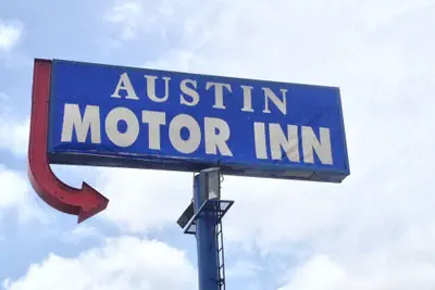 Photo 2 - Austin Motor Inn
