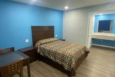 Photo 4 - Star Inn Motel