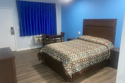 Photo 2 - Star Inn Motel