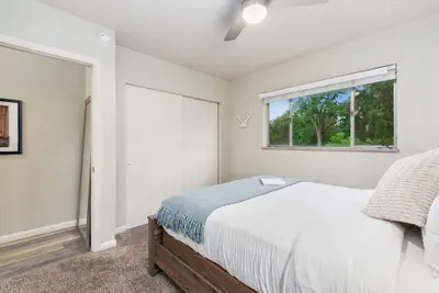Photo 3 - Azure Suite Walkable Old Town Condo w/ Park View
