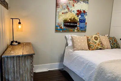 Photo 2 - The Chic Guest Retreat in Old Town Near Csu!