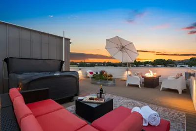 Photo 2 - Sleek Home Near Old Town W/ Rftp Hot Tub & Mtn Views