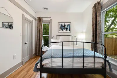 Photo 4 - Lola House! Cozy Comfort, Prime Old Town Location