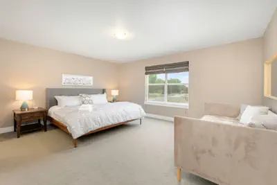 Photo 5 - Amazing Urban Townhome Near Breweries & River!