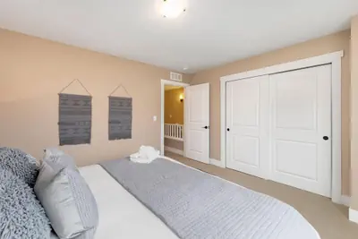 Photo 3 - Amazing Urban Townhome Near Breweries & River!