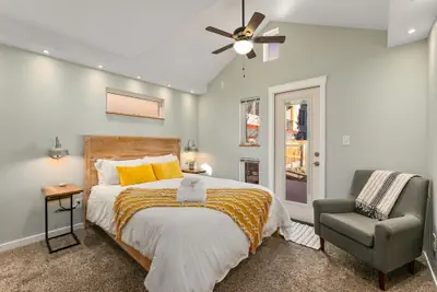 Photo 5 - Vibrant Downtown Bungalow – Walk Everywhere!