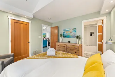 Photo 3 - Vibrant Downtown Bungalow – Walk Everywhere!