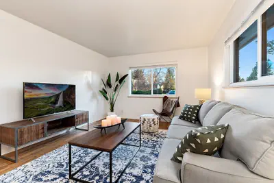 Photo 2 - Stylish Getaway W/ Designer Touches - Free Bikes