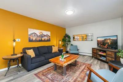 Photo 2 - Butterscotch Suite Old Town Stay with Sunny Style