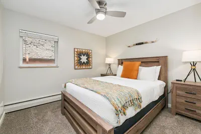 Photo 4 - Butterscotch Suite Old Town Stay with Sunny Style