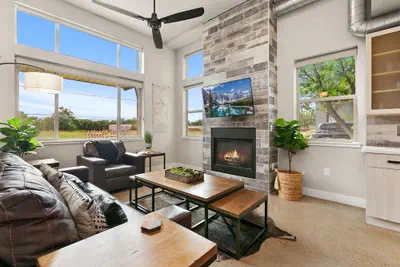 Photo 2 - Old Town Modern New Build: Rftp Spa W/ Mtn Views!