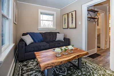 Photo 2 - Cozy Carriage House, Walk to UNC, Free Bikes