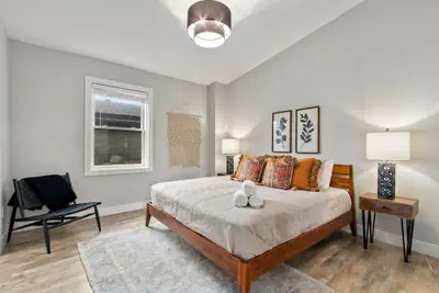 Photo 4 - Spacious Downtown Apartment – Walk to Old Town Fc!