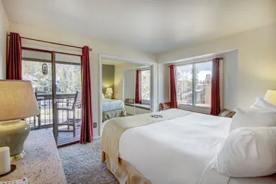 Photo 2 - 2BR/2BA Condo on Shuttle Route - Wild Irishman 1015 - Pool & more!