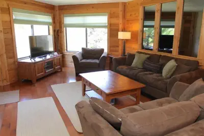 Photo 2 - Seven Springs 1 Bedroom Deluxe Condo, Pet Friendly! by RedAwning