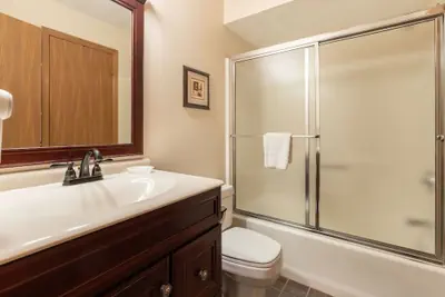 Photo 5 - Seven Springs 1 Bedroom Deluxe Condo, Pet Friendly! by RedAwning