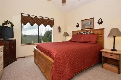 Photo 5 - Seven Springs 3 Bedrooms Premium Condo by RedAwning