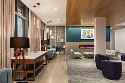 Photo 4 - Hampton Inn & Suites San Mateo-San Francisco Airport