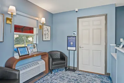 Photo 3 - Baymont by Wyndham Ocala Suites