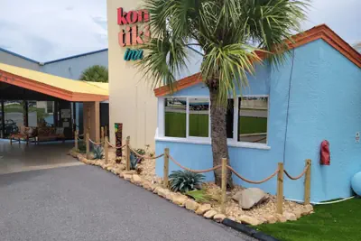 Photo 2 - Kon Tiki Inn