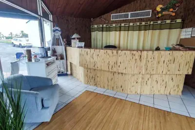 Photo 4 - Kon Tiki Inn