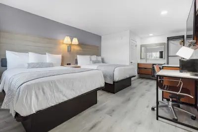Photo 3 - Inland Inn & Suites