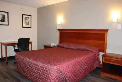 Photo 4 - Noble Suites