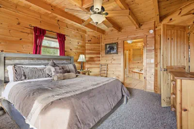 Photo 3 - Peace Of Mind 3 Bedroom Cabin by RedAwning