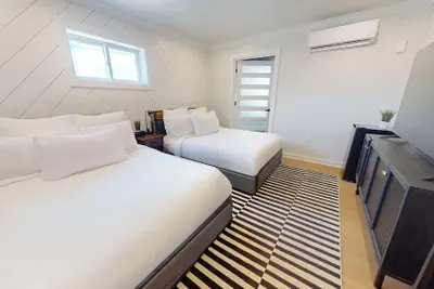 Photo 5 - The Surf Club