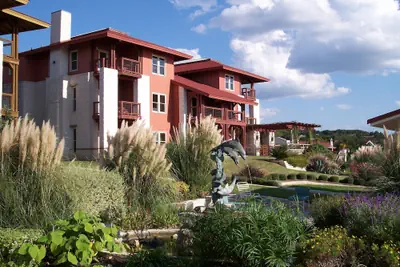 Photo 2 - Vintage Villas Hotel & Events