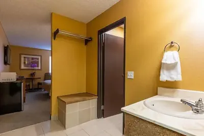 Photo 5 - Sun Valley Suites