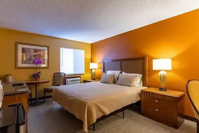 Photo 4 - Sun Valley Suites