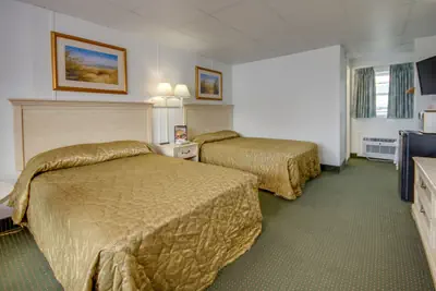 Photo 3 - Empress Motel