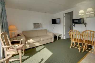 Photo 4 - Empress Motel