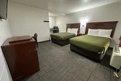 Photo 3 - Llano Motel