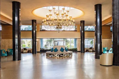 Photo 2 - Sherry Frontenac Oceanfront Hotel