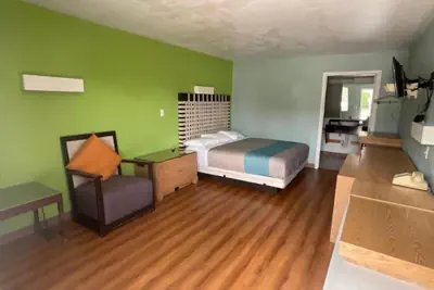 Photo 5 - Country Yard Inn and Suite