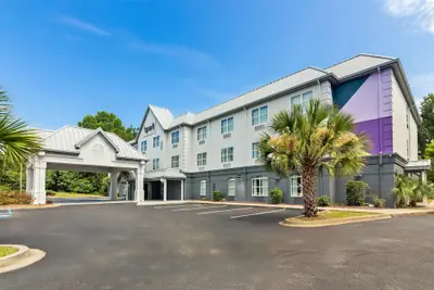 Photo 2 - Spark by Hilton Sumter