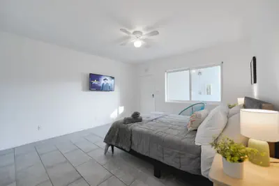 Photo 5 - Fabulous Studio 15 min from The Beach